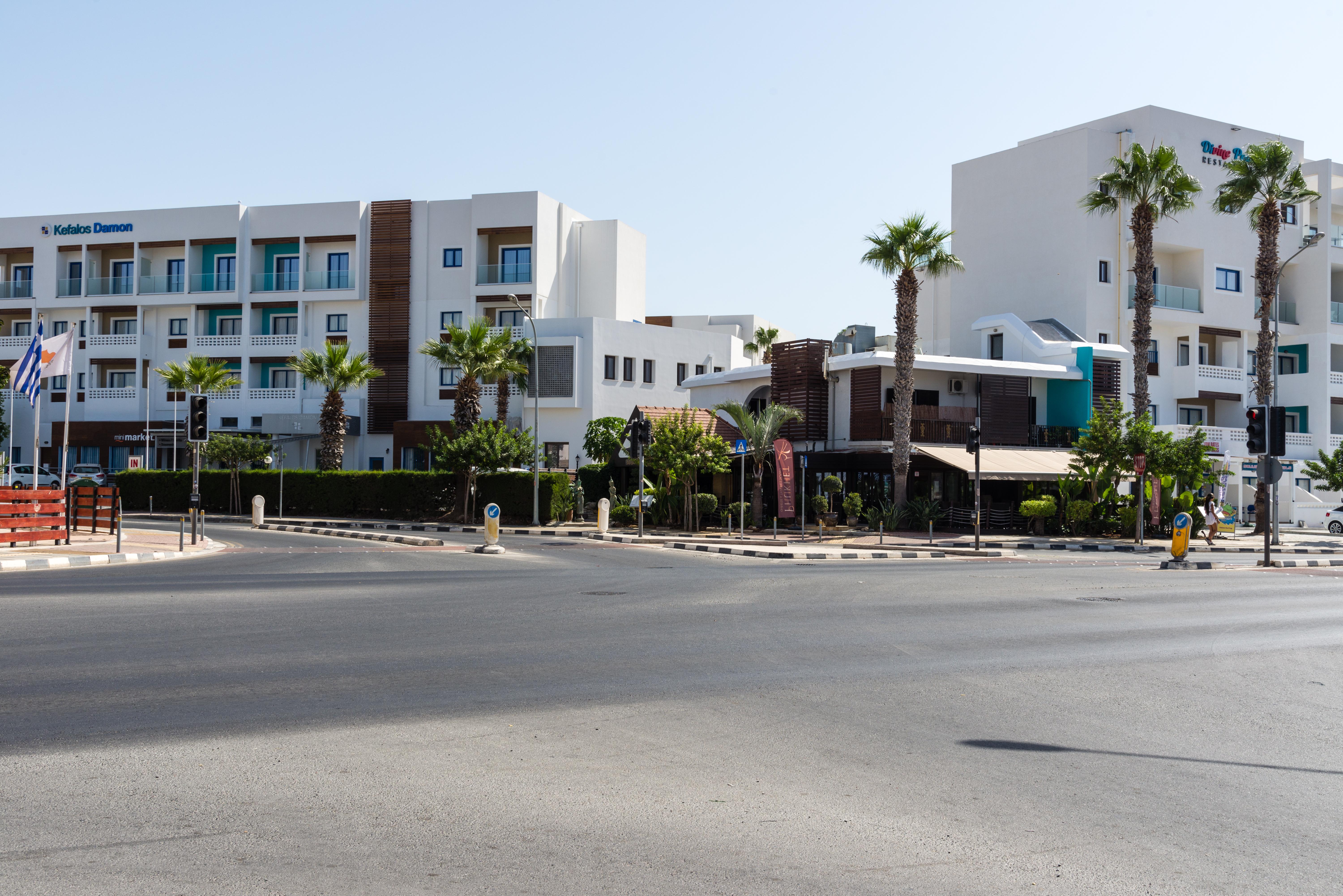 Kefalos Damon Hotel Apartments Paphos ภายนอก รูปภาพ