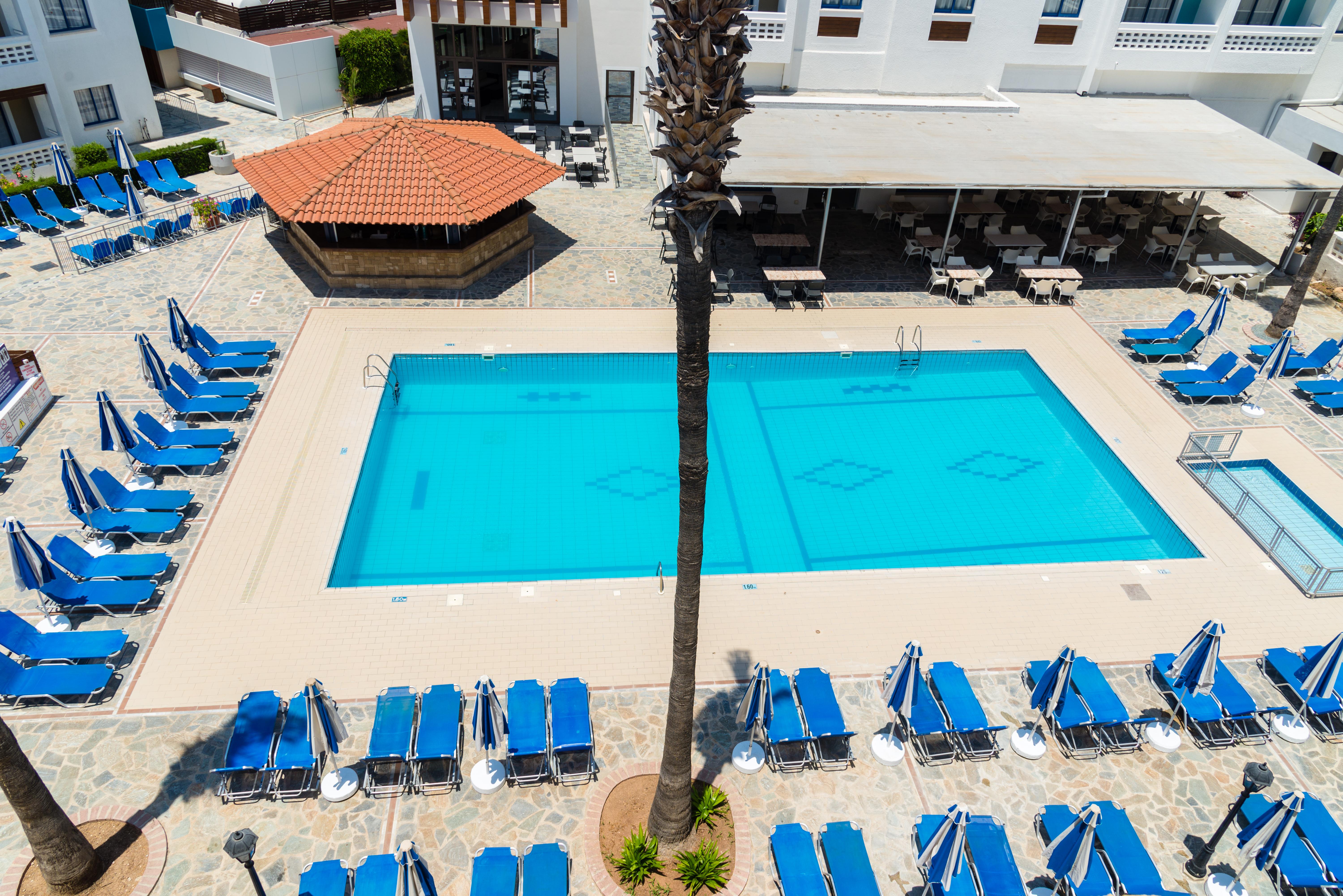 Kefalos Damon Hotel Apartments Paphos ภายนอก รูปภาพ