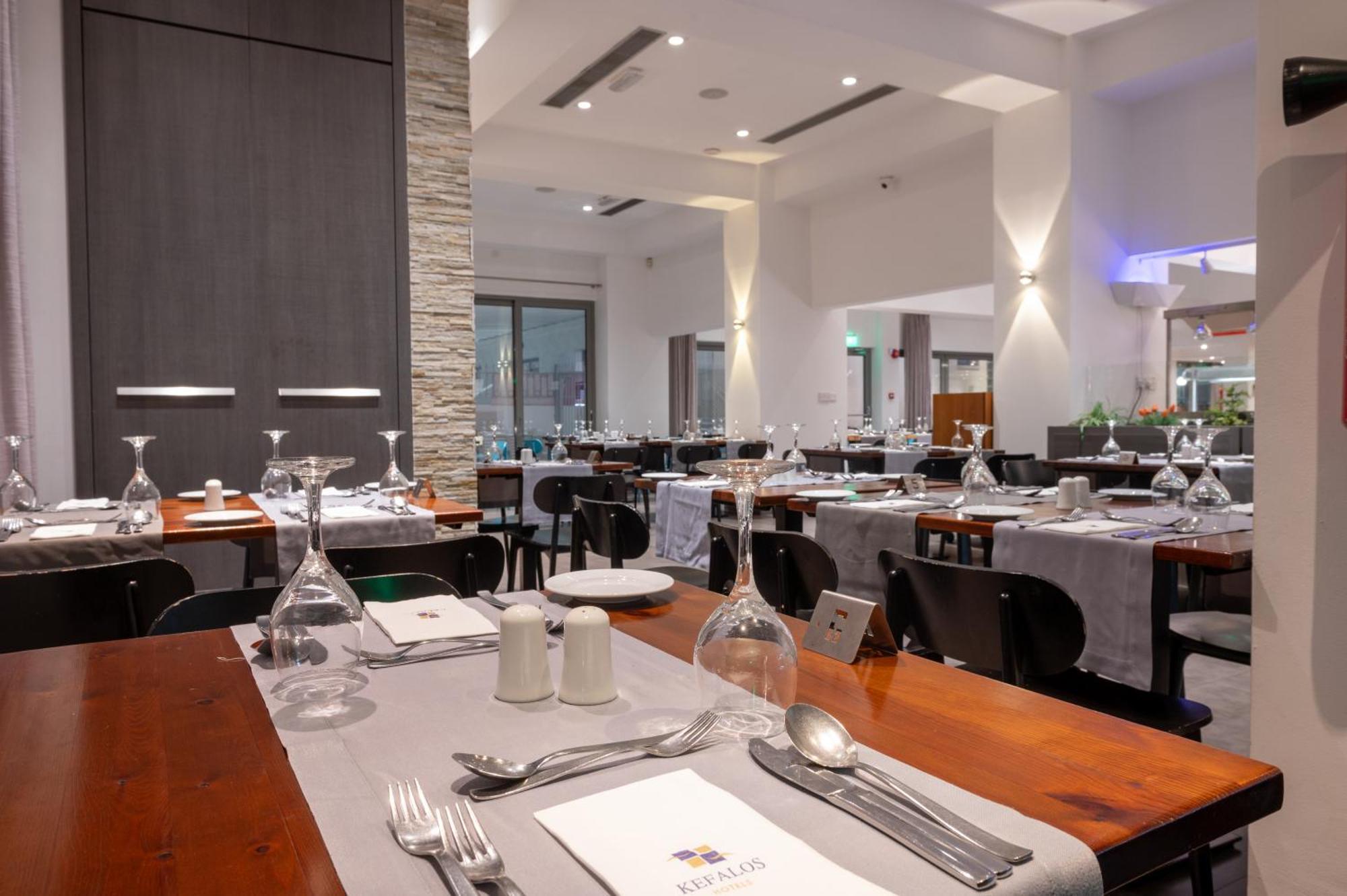 Kefalos Damon Hotel Apartments Paphos ภายนอก รูปภาพ