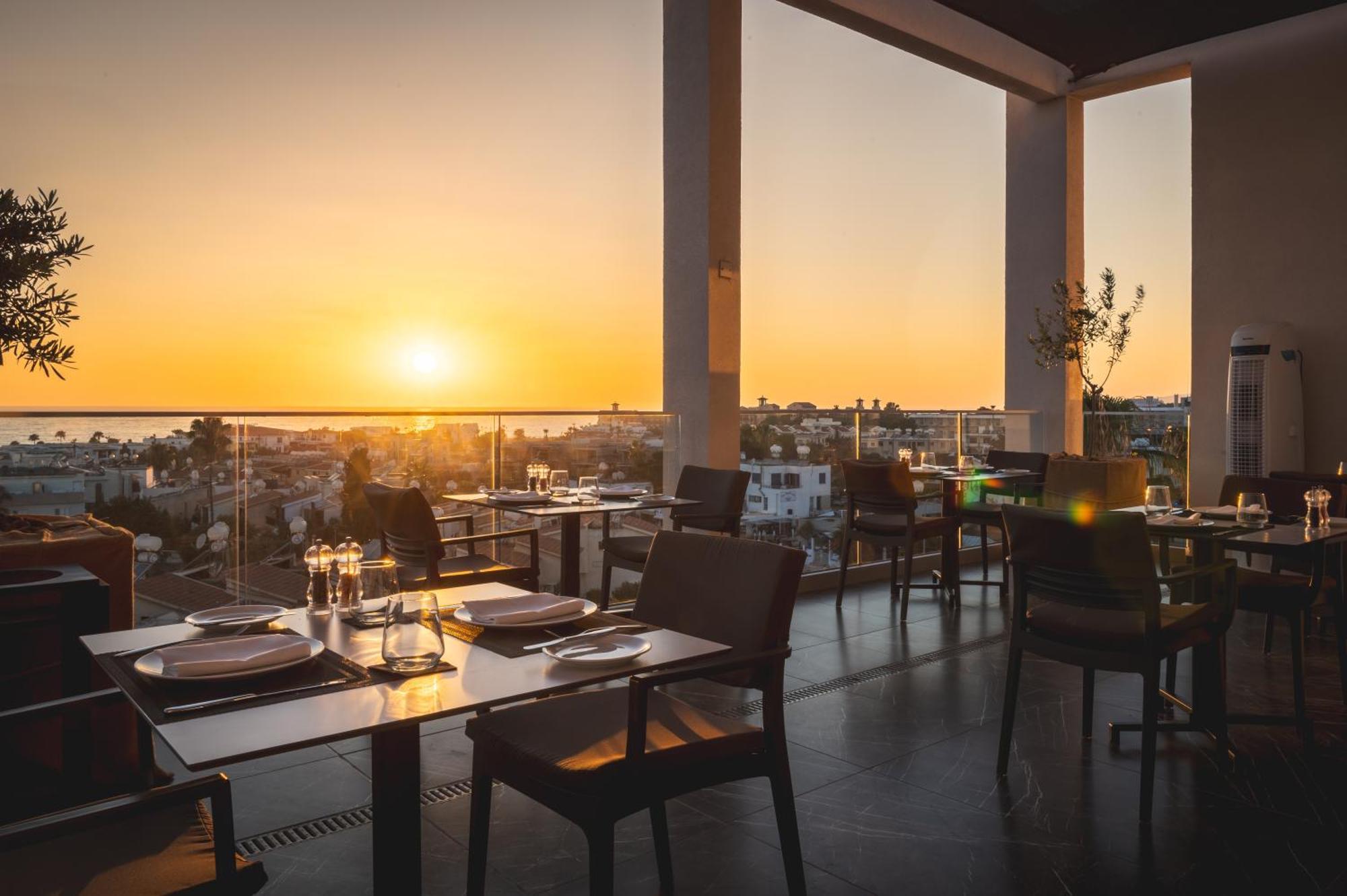 Kefalos Damon Hotel Apartments Paphos ภายนอก รูปภาพ