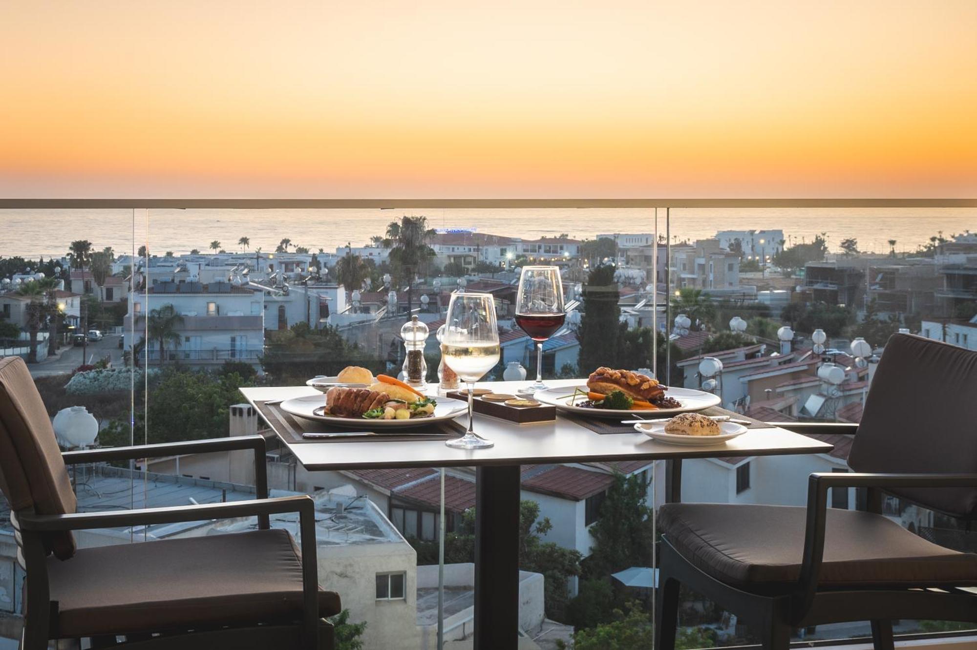 Kefalos Damon Hotel Apartments Paphos ภายนอก รูปภาพ