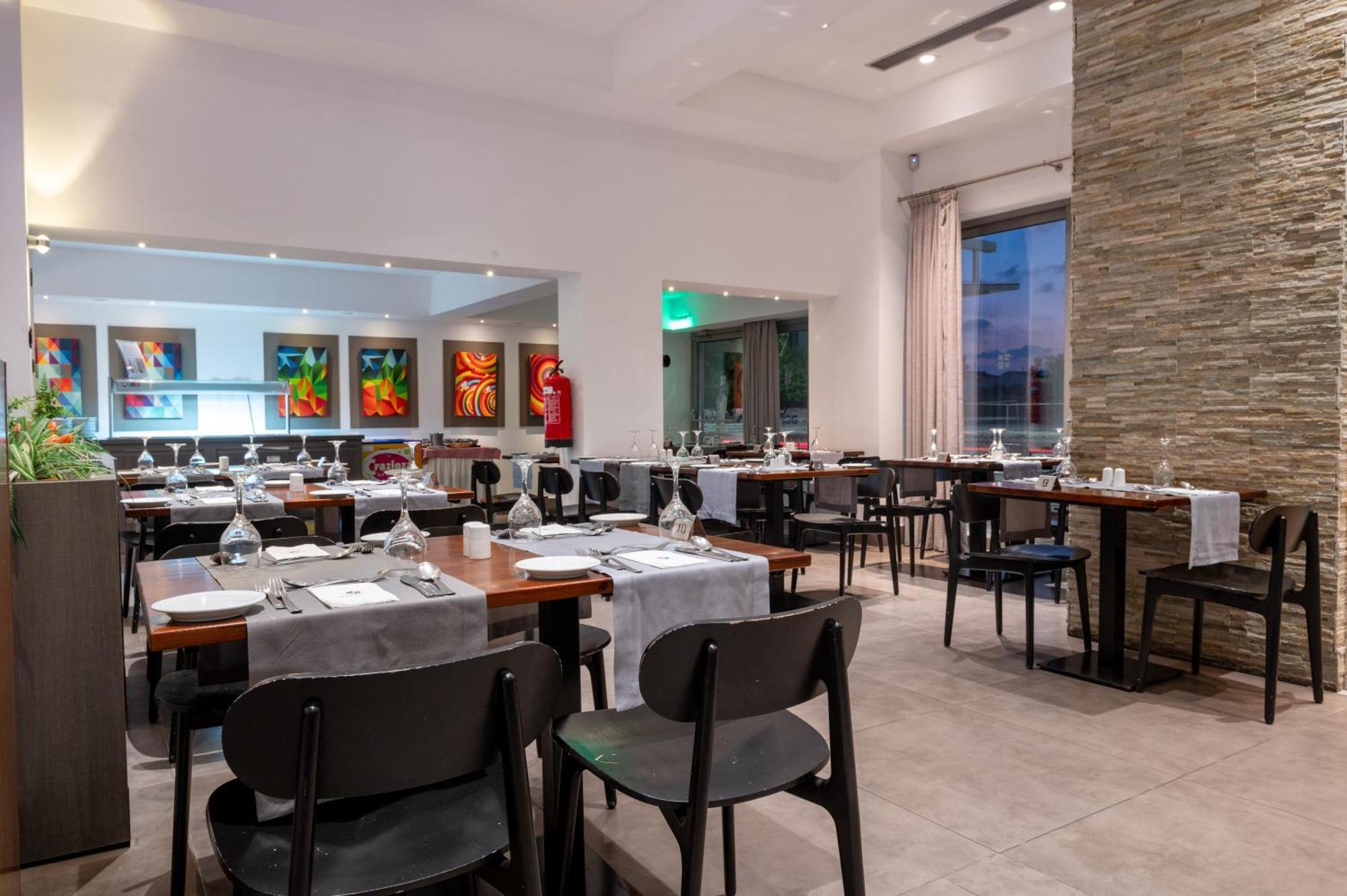 Kefalos Damon Hotel Apartments Paphos ภายนอก รูปภาพ