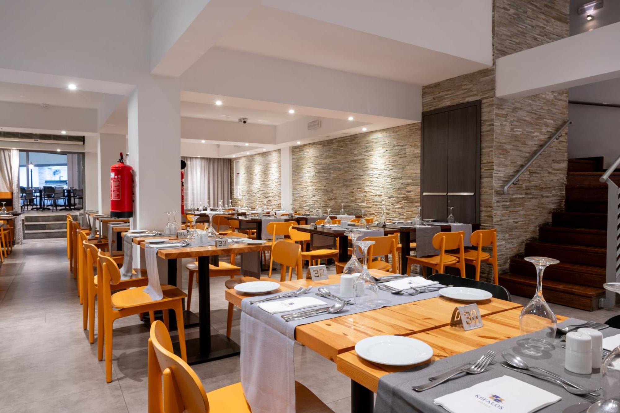 Kefalos Damon Hotel Apartments Paphos ภายนอก รูปภาพ